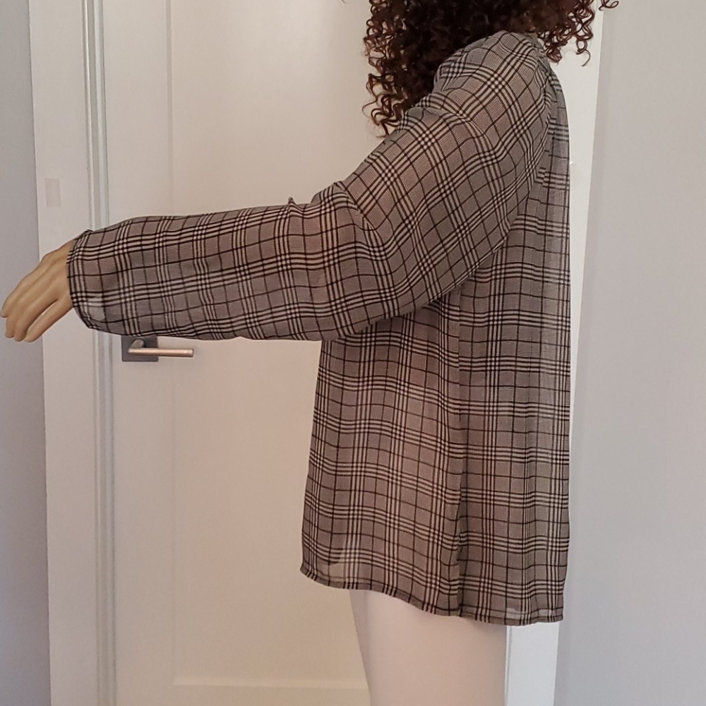 Black and White Plaid Long Sleeve Blouse - Picture 5 of 5